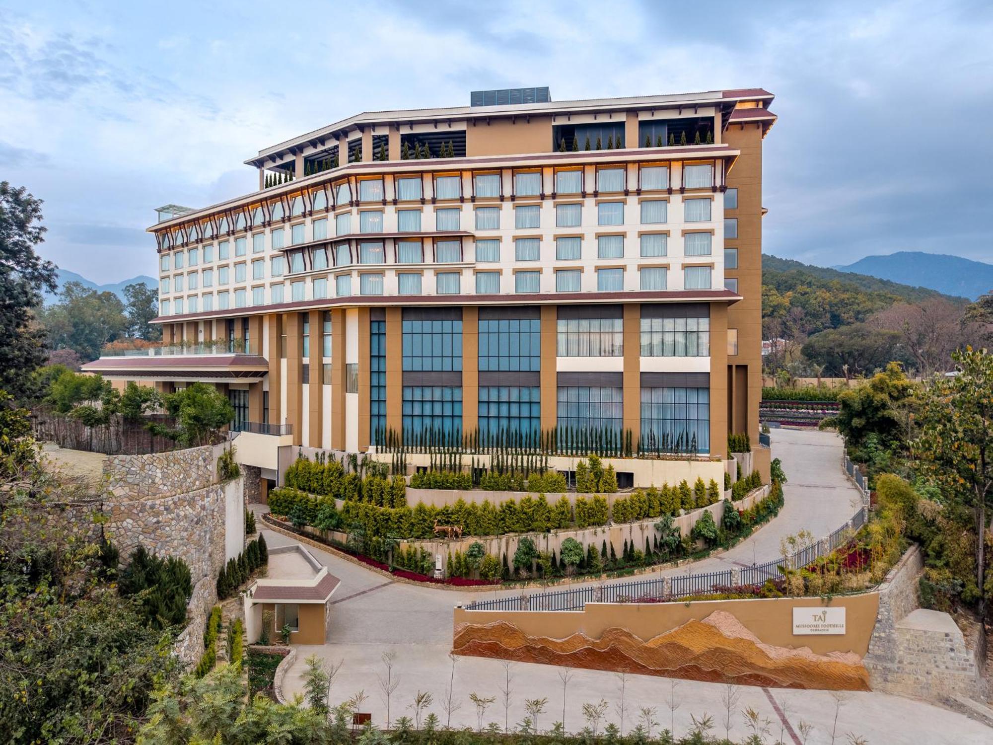 Taj Mussoorie Foothills, Dehradun Hotel Exterior photo