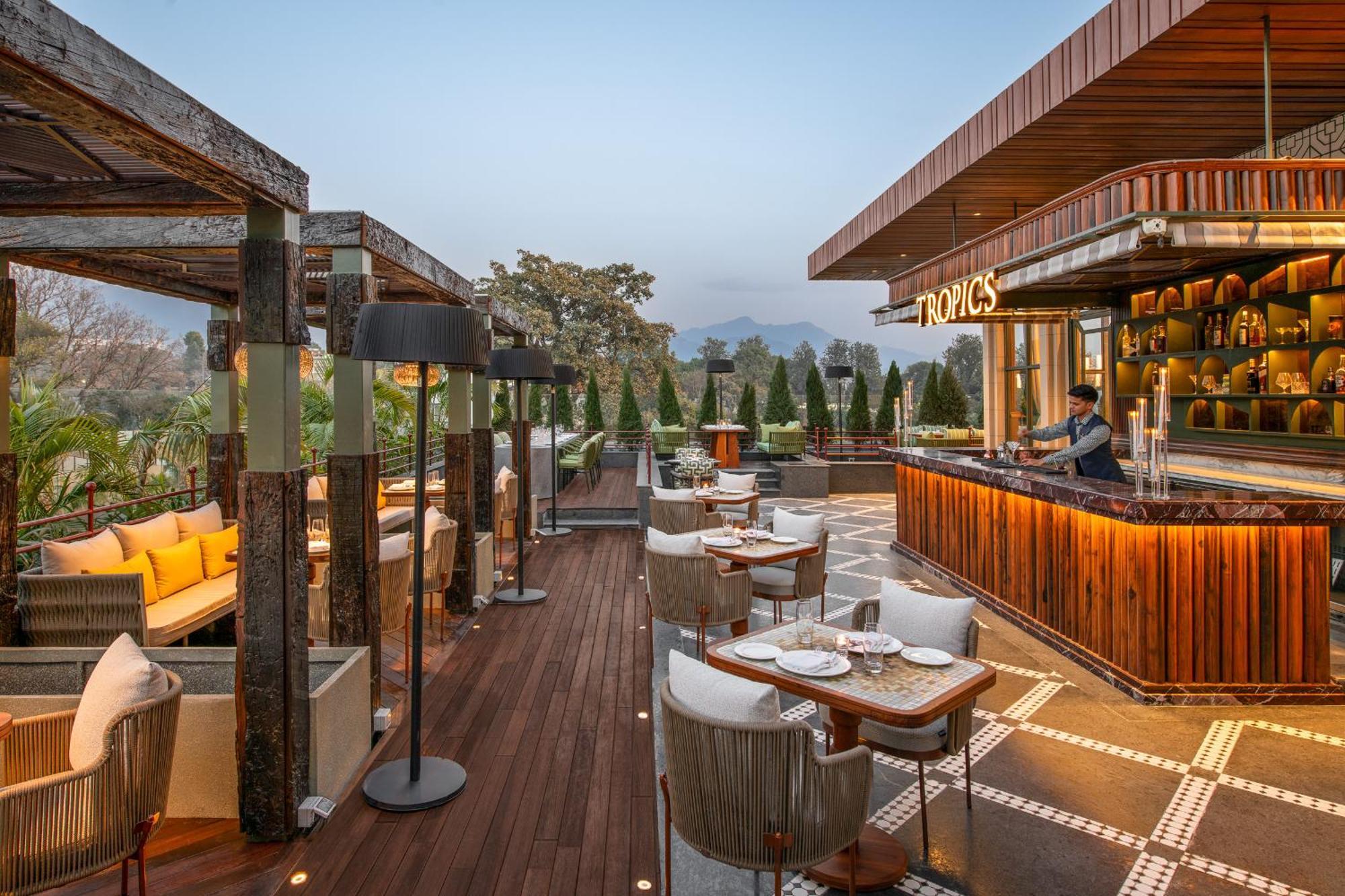 Taj Mussoorie Foothills, Dehradun Hotel Exterior photo